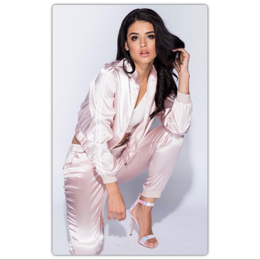 🆑 Satin Tracksuit Jacket (See “Bottoms” 4 Pants) - Picture 3 of 8